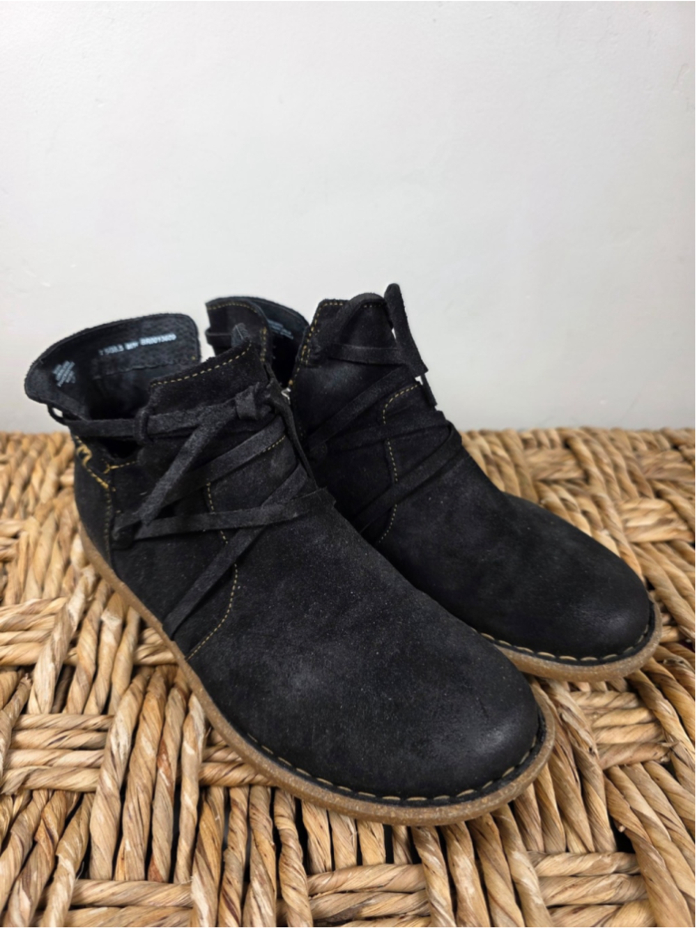 Born BR0013609 Women's Ankle Boots Black Leather Round Toe Booties Size 7 38.5